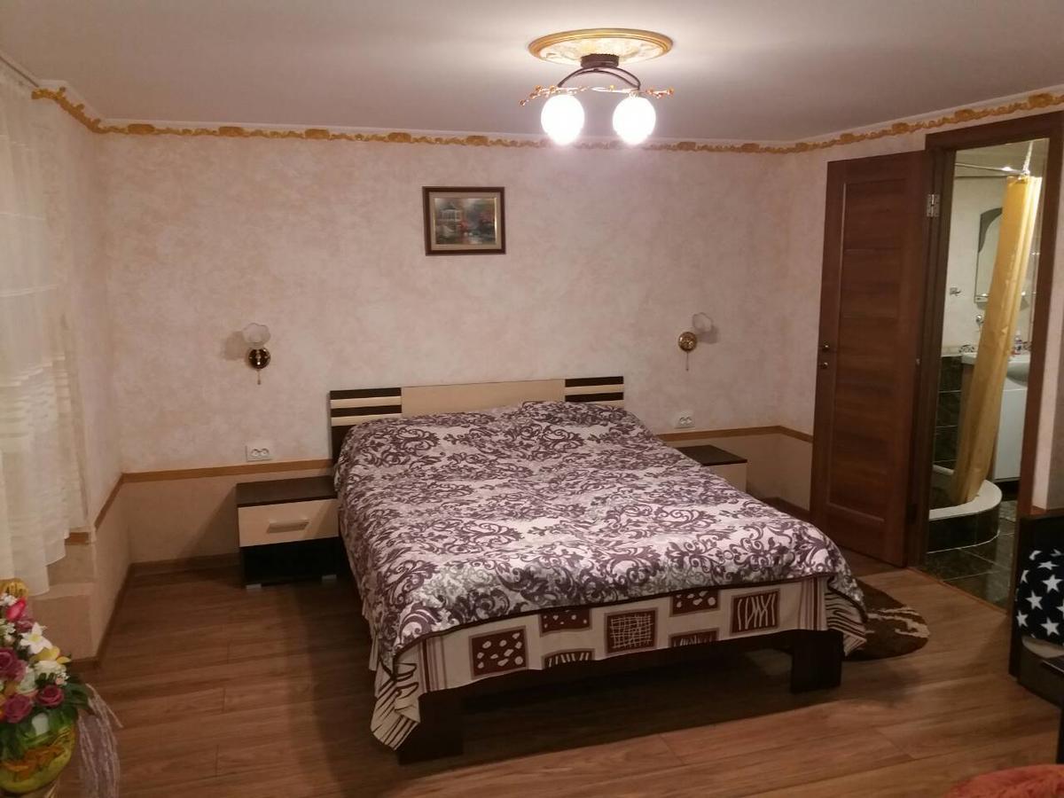 Guest House Zhanna Berehove  Exterior photo